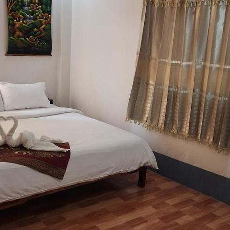 Thip Phavanh Guesthouse Muang Pakbèng Екстериор снимка