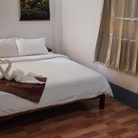 Thip Phavanh Guesthouse Muang Pakbèng Екстериор снимка