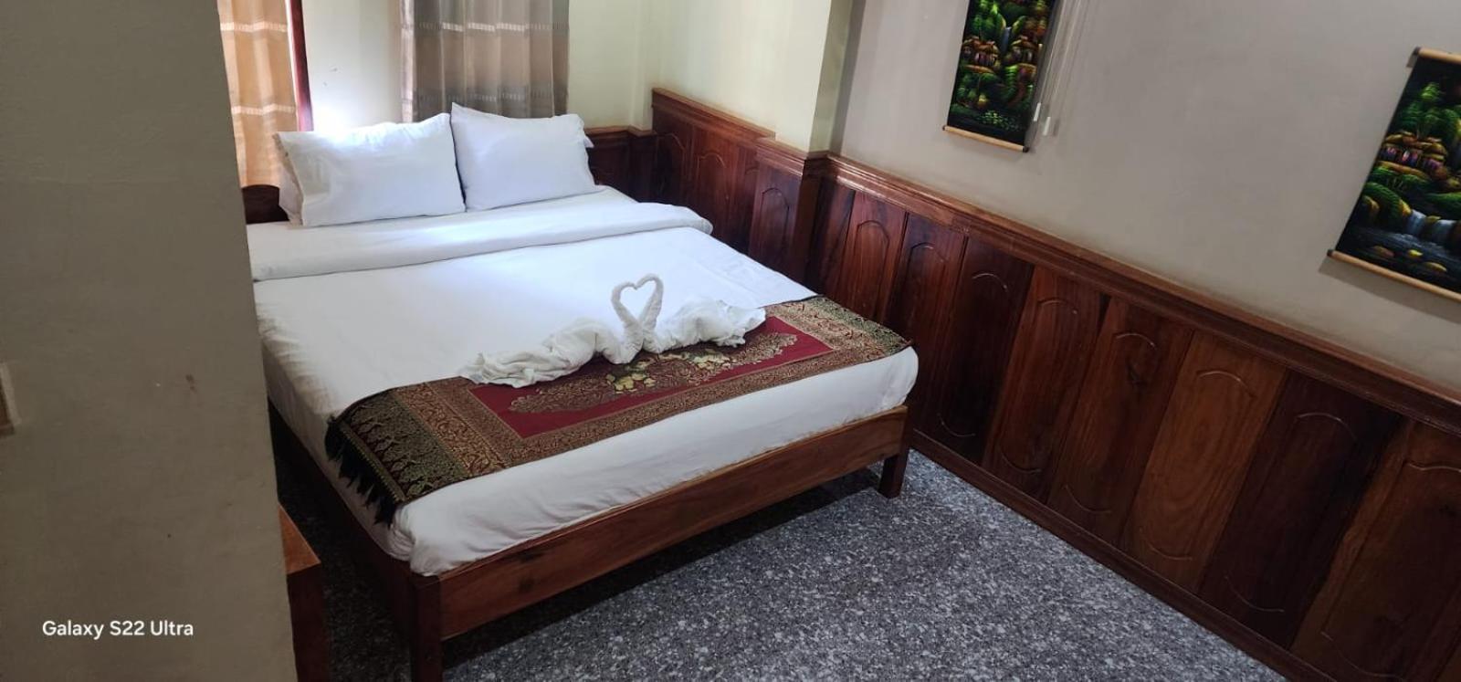 Thip Phavanh Guesthouse Muang Pakbèng Екстериор снимка