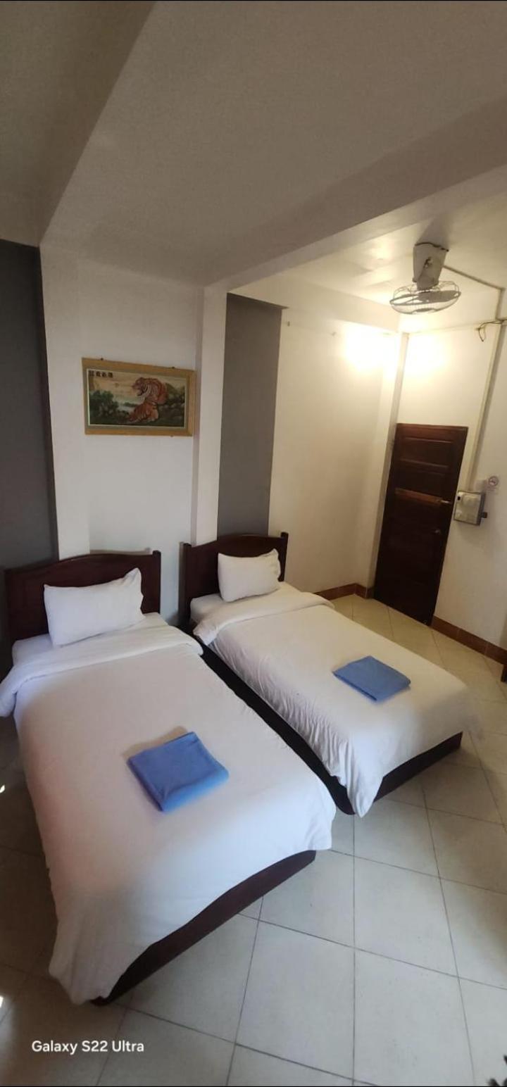 Thip Phavanh Guesthouse Muang Pakbèng Екстериор снимка